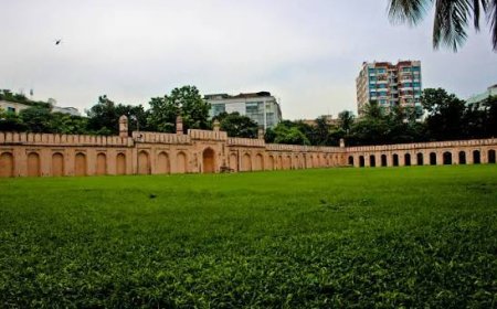 কক্সবাজার চাঁদের গাড়ি উল্টে নিহত ১, আহত ১৩ পর্যটক