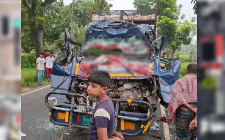 মাঝআকাশে পাইলটদের সংঘর্ষ, সৌদিতে নিরাপদে নেমে যাত্রীদের উল্লাস