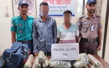 মঞ্চে শোনালো আহমদ ছফার ‘একটি প্রবীণ বটের কাছে প্রার্থনা’