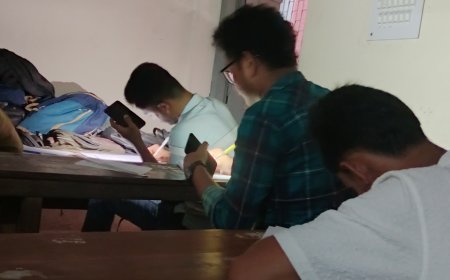 আর নয় লুকোচুরি, এবার ভালোবাসার মানুষকে প্রকাশ্যে আনলেন সিদ্ধার্থ নিগম