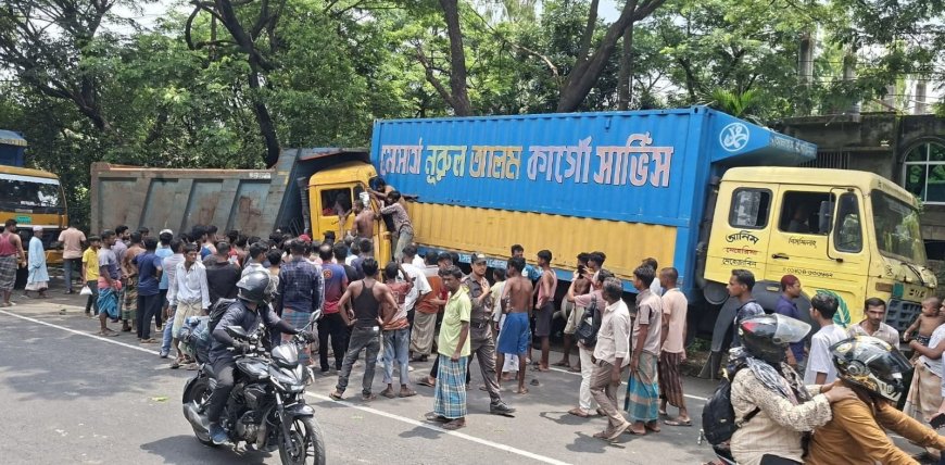 স্বামীর সঙ্গে বিচ্ছেদ, দুই বছরের শিশুকে রাস্তায় ফেলে চলে গেল মা