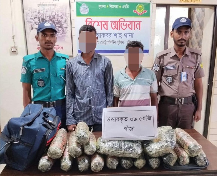 মঞ্চে শোনালো আহমদ ছফার ‘একটি প্রবীণ বটের কাছে প্রার্থনা’
